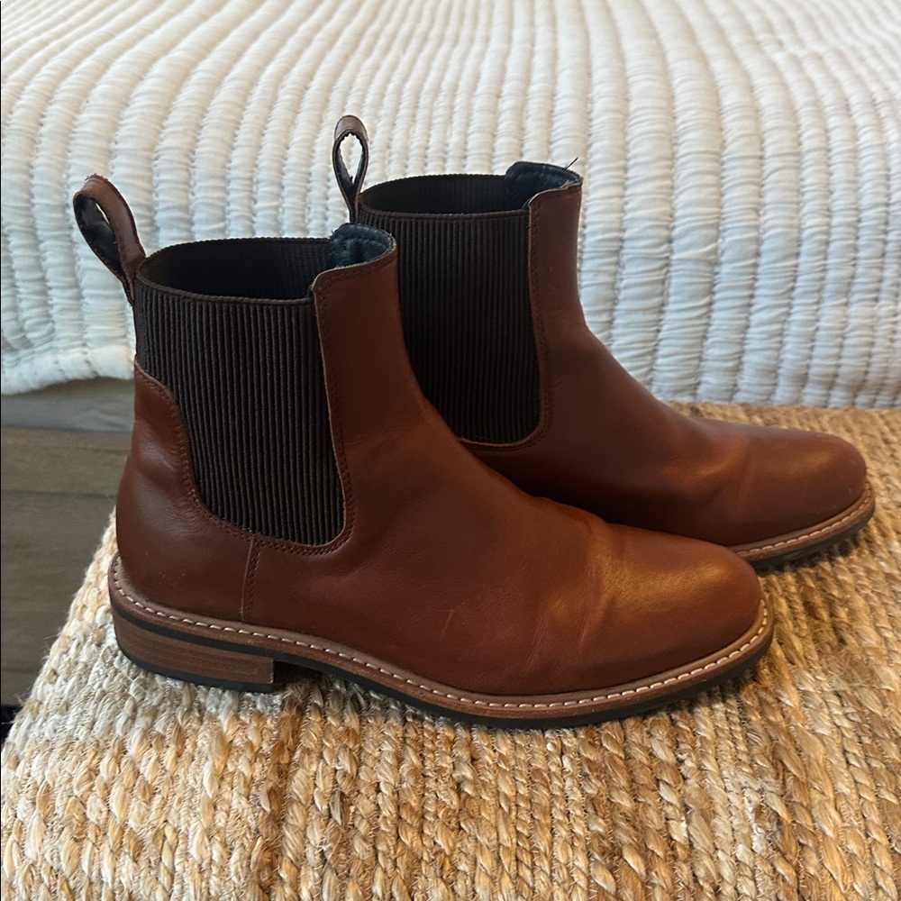 Nisolo Carmen Chelsea Boot in Brandy - Picture 3 of 6